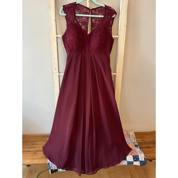 Mori Lee Madeline Gardner ,beaded halter evening gown, size 20 burgundy lace - Picture 4 of 6